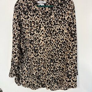 Foxcroft Women’s Shaped Fit Buy Up Leopard Print Collared Shirt S-16w